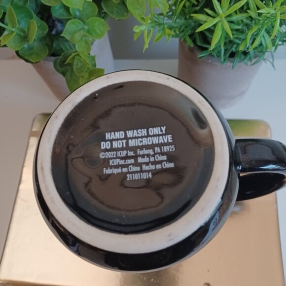 Queen Bee Mug | Ceramic | 15 oz | Black, Gold & Yellow - Picture 2 of 4